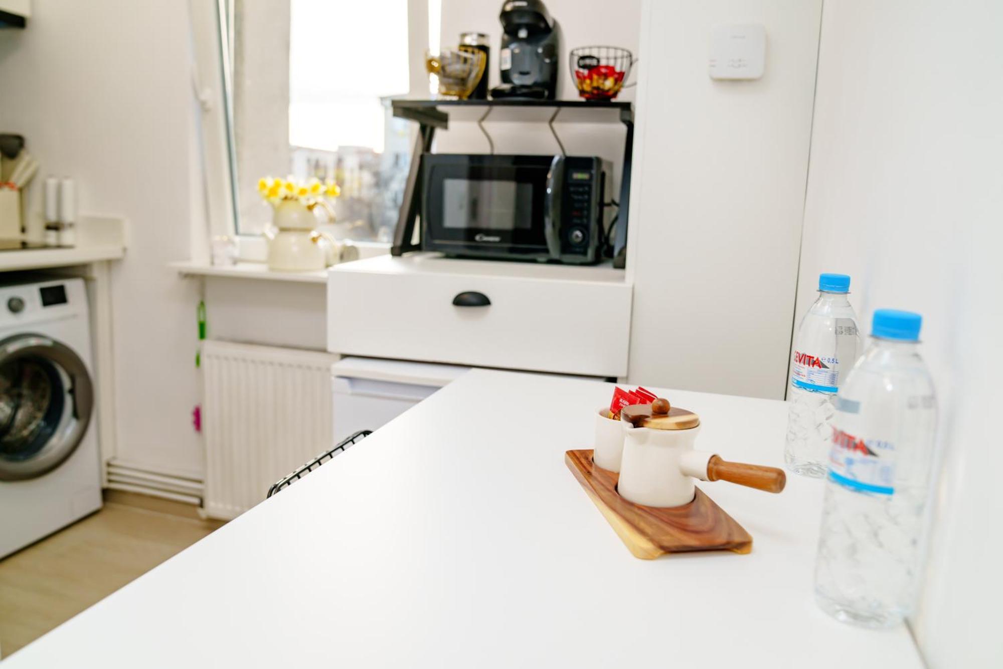 Studio Lounge Apartman Craiova Kültér fotó